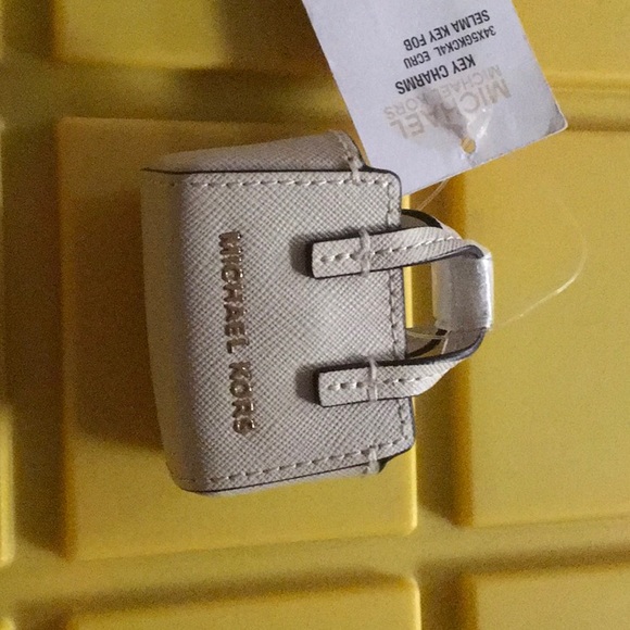 NWT Michael Kors Selma Key fob - Picture 4 of 6